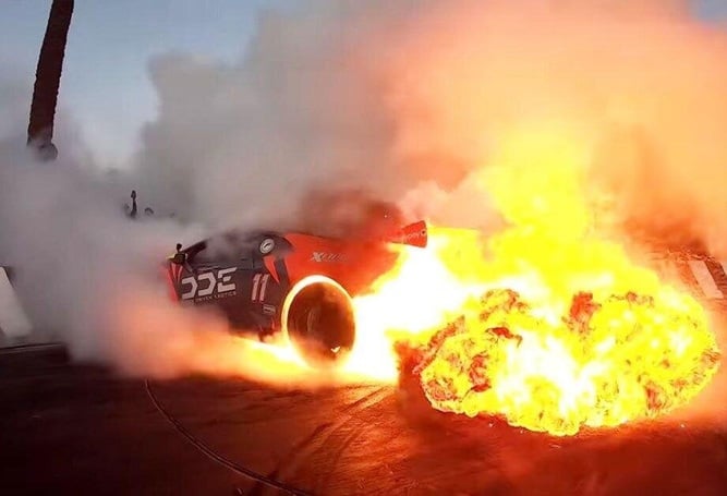 Вижте как много як дрифт с Lamborghini завърши с ефектен пожар ВИДЕО