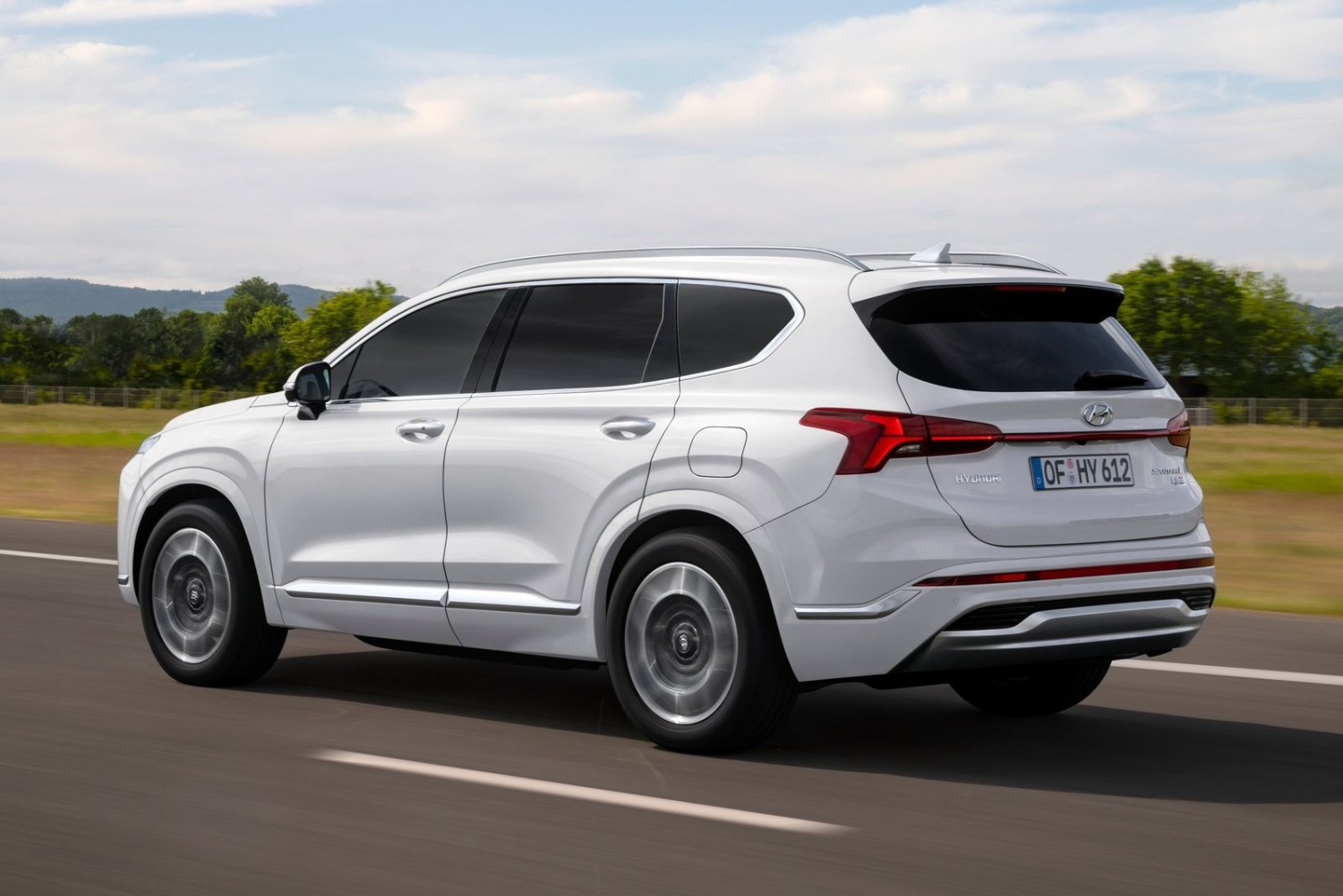 Новият Hyundai Santa Fe впечатлява с визия и технологии ВИДЕО