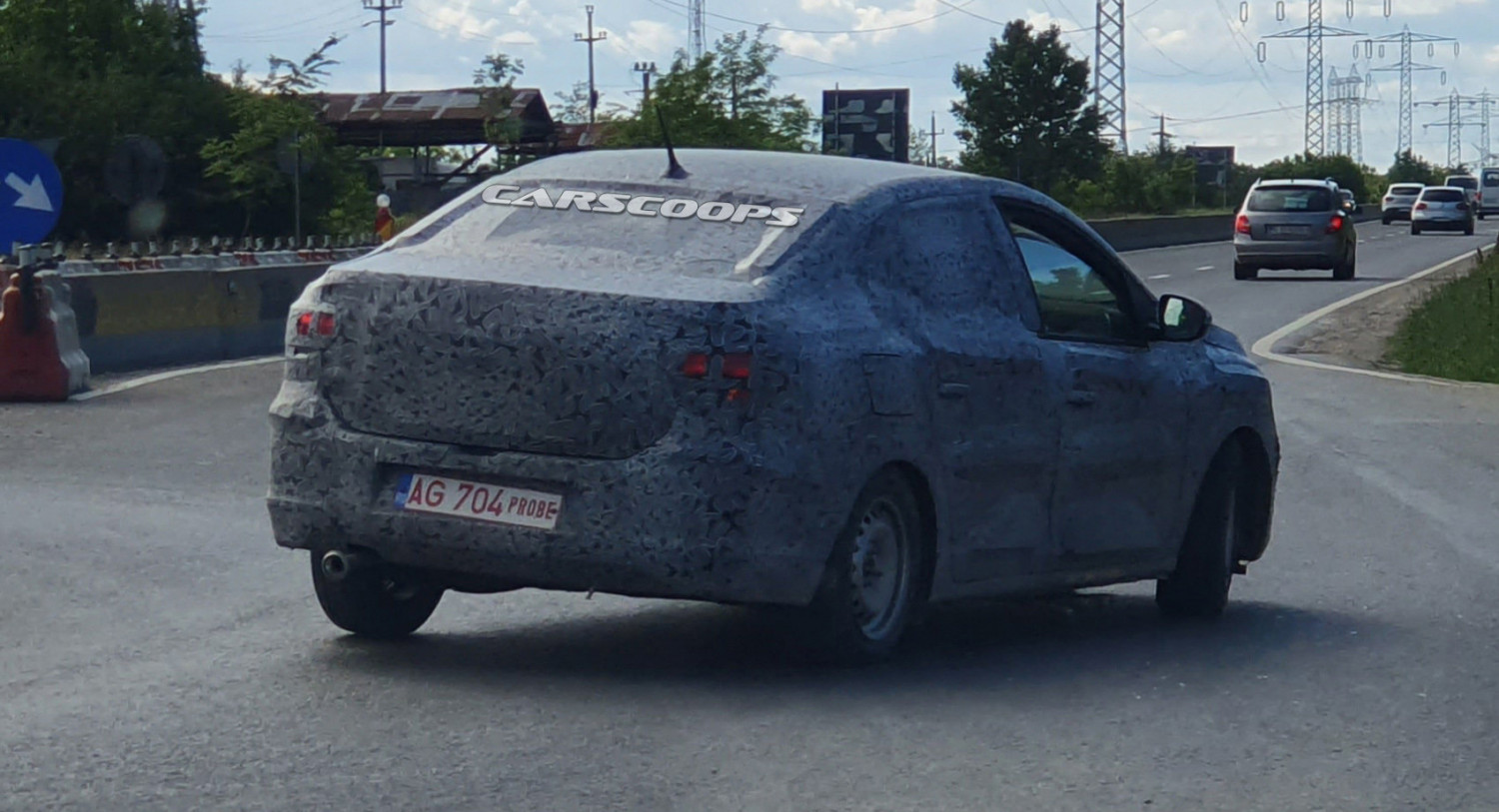 Фотошпиони заснеха за първи път на пътя новата Dacia Logan СНИМКИ