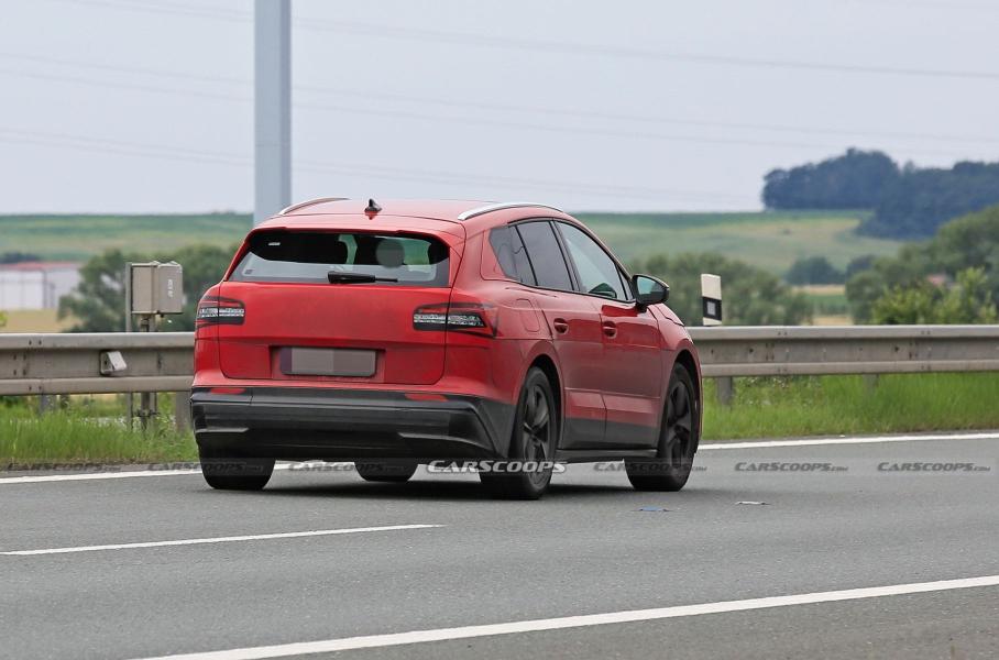 Фотошпиони заснеха на пътя новия кросоувър на Skoda СНИМКИ