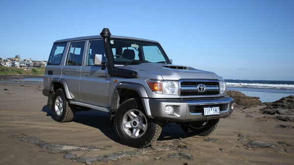 Toyota обнови легендарния Land Cruiser 70 СНИМКИ