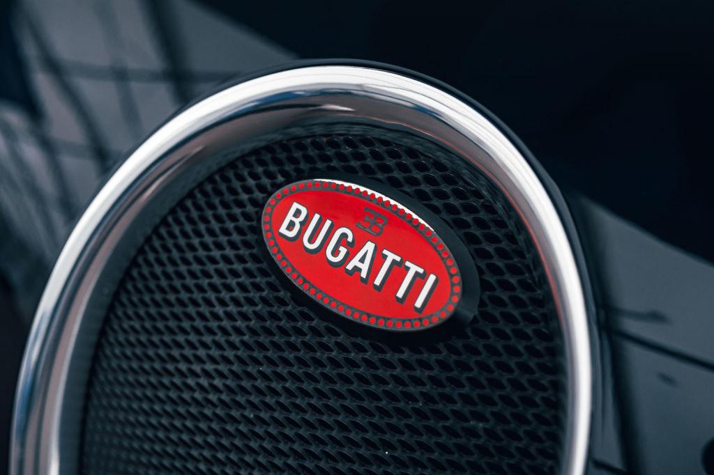 Интересни факти за емблемата на Bugatti, които малцина знаят СНИМКИ