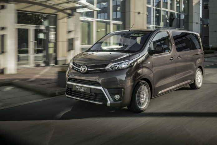 Toyota създаде практичен електрически автомобил: 9 пътници и 330 км СНИМКИ