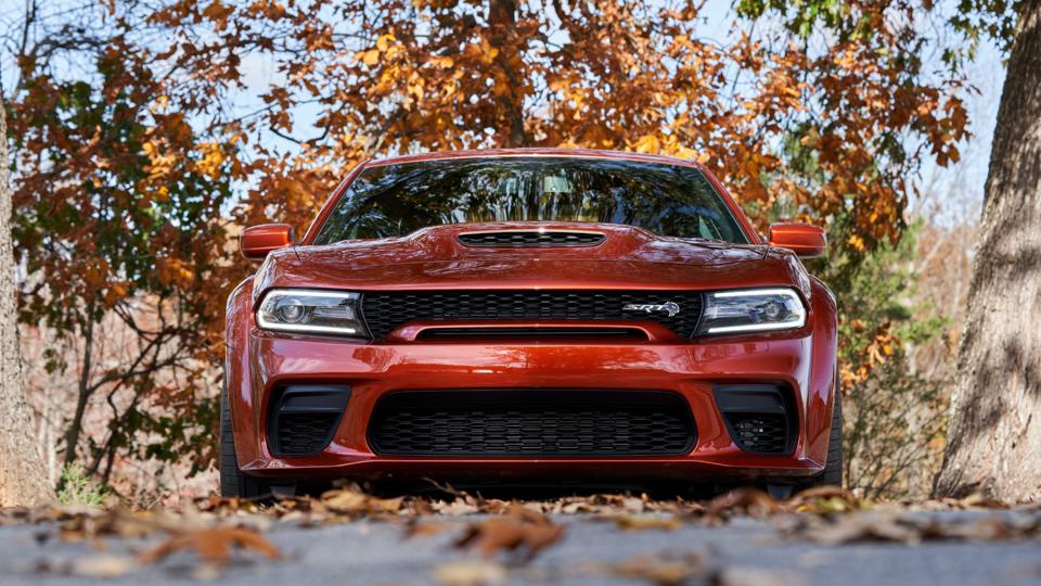 Най-бъзият седан на земята - Dodge Charger SRT Hellcat Redeye 2021 СНИМКИ