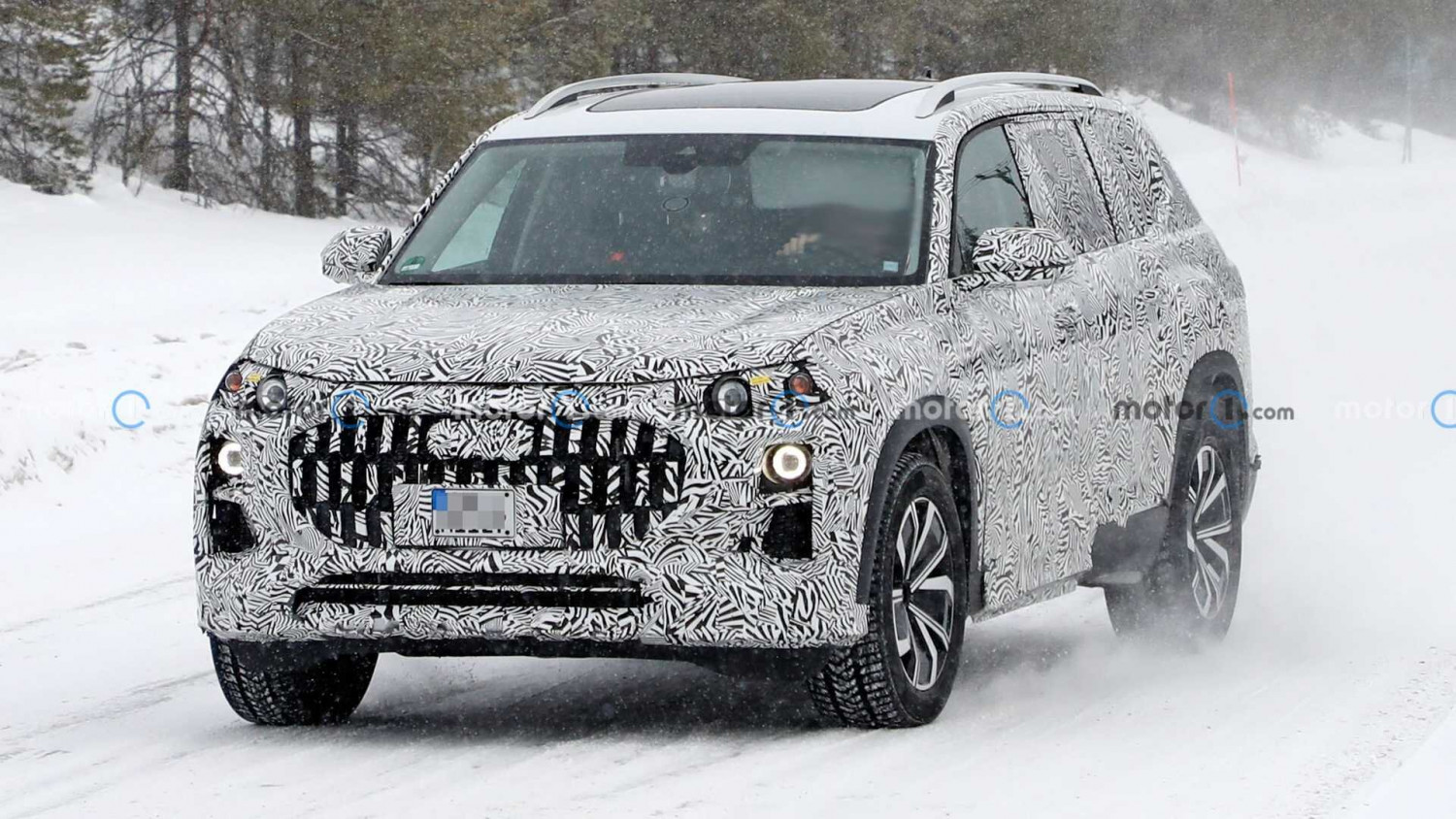 Огромният кросоувър Audi Q9 беше показан за първи път на СНИМКИ