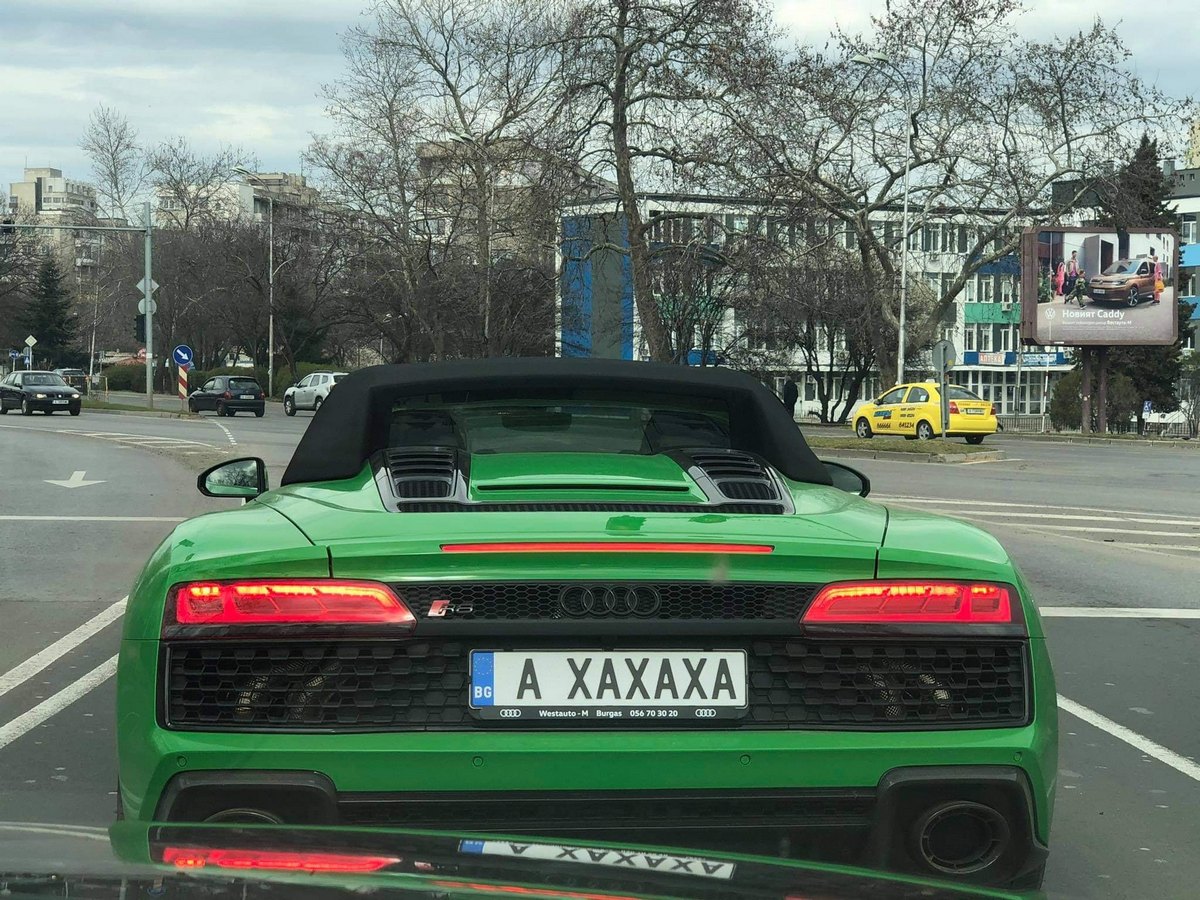 Баровец с Audi R8 Spyder взриви хейтърите в Бургас СНИМКИ