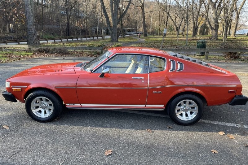 Подарък от любяща съпруга: Toyota Celica от 1976 г. за 62 000 долара СНИМКИ