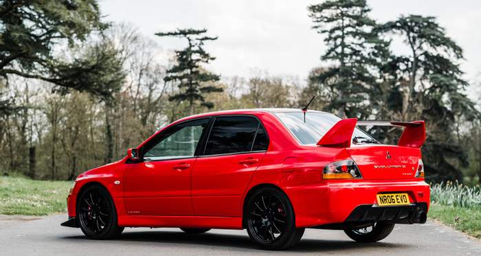 Мъж спечели Mitsubishi Lancer Evo IX и на следващия ден го разби СНИМКИ