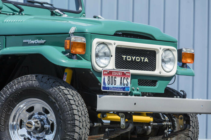 Том Ханкс продава своята уникална Toyota Land Cruiser FJ40 СНИМКИ