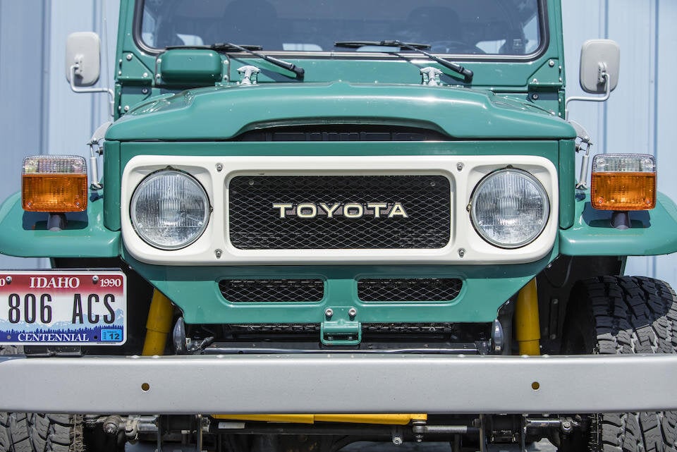 Том Ханкс продава своята уникална Toyota Land Cruiser FJ40 СНИМКИ