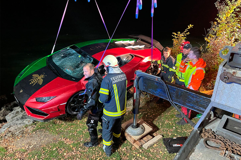 Шофьор потопи в езеро Lamborghini за 300 000 евро СНИМКИ