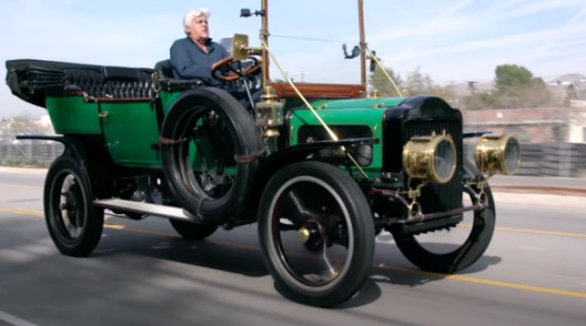 Вижте как се запалва автомобил от 1909 г. с парен двигател ВИДЕО