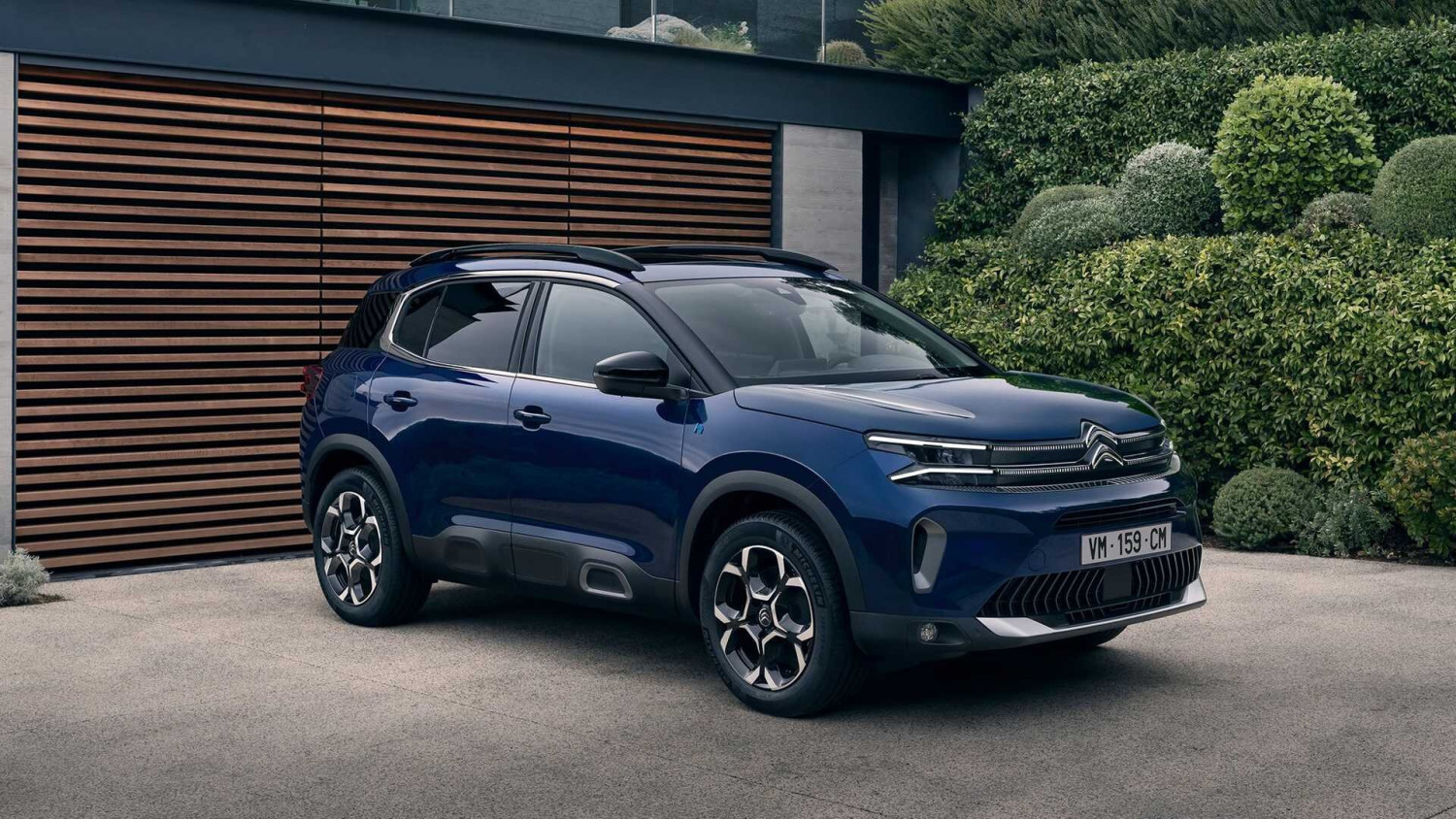 Нова визия и повече комфорт: Citroen обнови кросоувъра C5 Aircross ВИДЕО