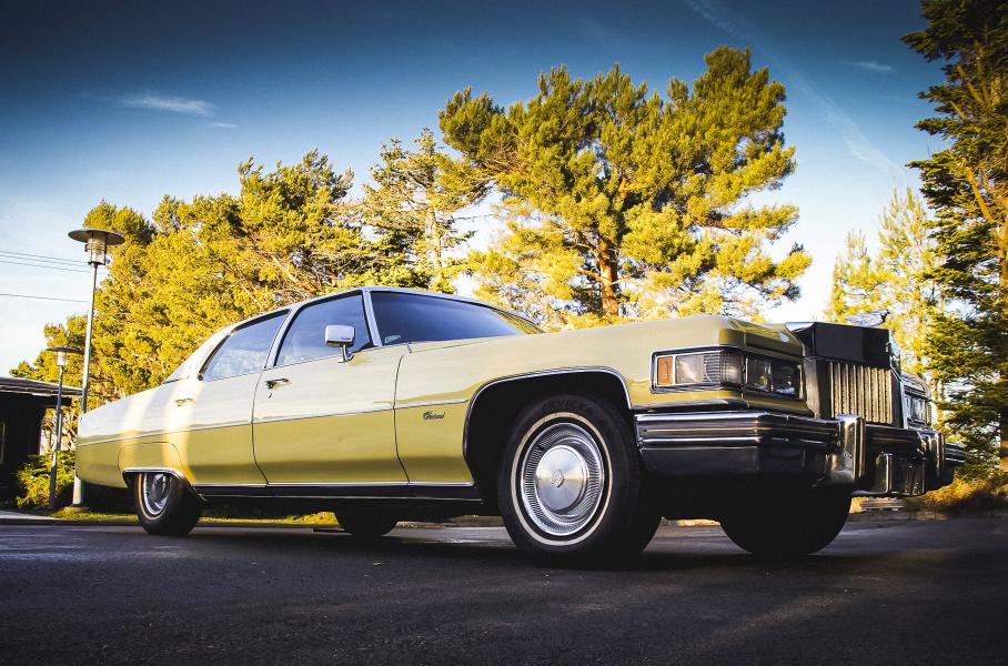 Продават на търг Cadillac Fleetwood на легендарния Елвис Пресли СНИМКИ