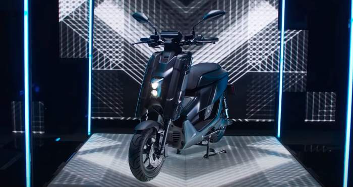 Yamaha пуска впечатляващ футуристичен скутер ВИДЕО