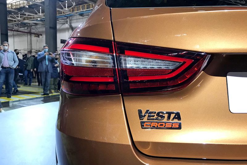 Разсекретиха новата Lada Vesta, ето как изглежда СНИМКИ