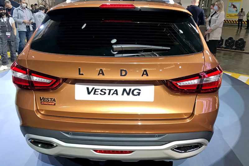 Разсекретиха новата Lada Vesta, ето как изглежда СНИМКИ