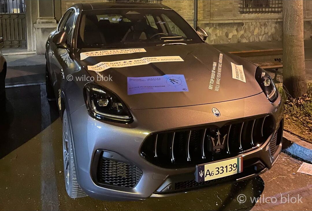 Фотошпиони показаха новия кросоувър на Maserati без никакъв камуфлаж СНИМКИ