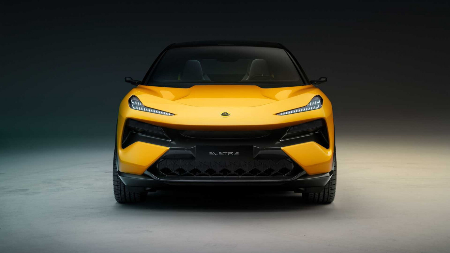 Lotus представи първия си сериен кросоувър СНИМКИ