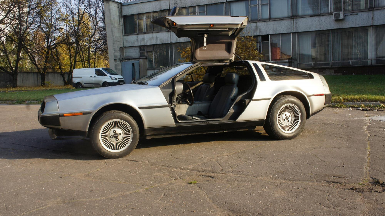 Възраждане: Пускат нов DeLorean - култовата кола от филма „Завръщане в бъдещето“ ВИДЕО