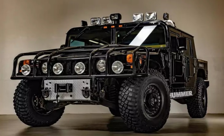 Продава се тунингованият Hummer на рап легендата Тупак Шакур СНИМКИ