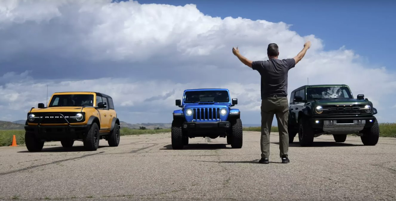 Сравниха всъдеходите Ford Bronco и Jeep Wrangler в яростна драг битка ВИДЕО