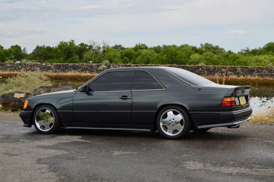 Продават на търг изключително редкия Mercedes-Benz 6.0 AMG Hammer Coupe СНИМКИ