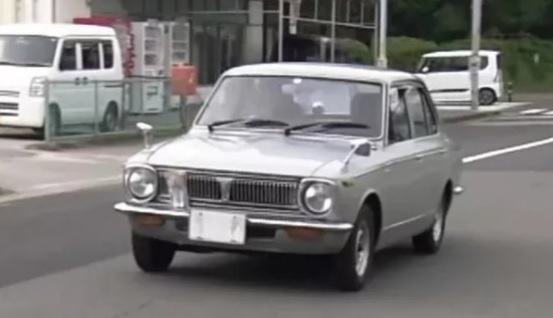 Откриха Toyota Corolla от 1969 г. в идеално състояние и с интересна история СНИМКИ