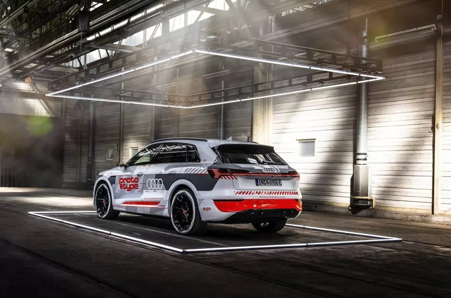 Audi разкри дизайна на фейслифт версията на e-Tron СНИМКИ