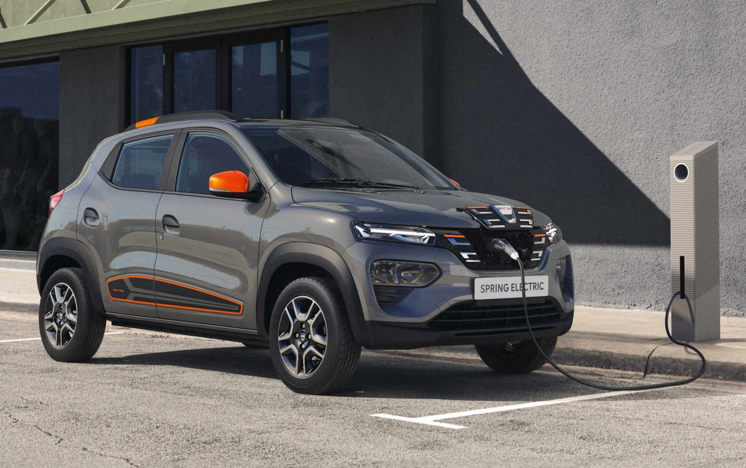 Renault с мащабни планове за Dacia: пуска два нови модела и увеличава производството