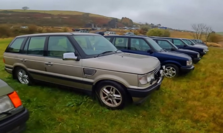 Откриха тайно място със стотици изоставени Range Rover ВИДЕО