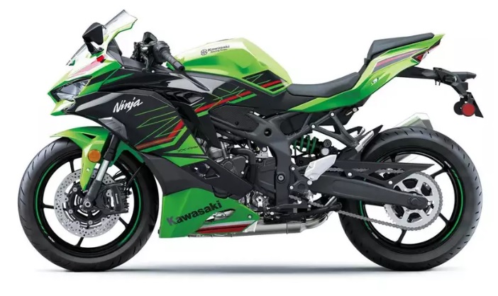 Kawasaki представи новия Ninja ZX-4RR с 400 кубиков двигател СНИМКИ