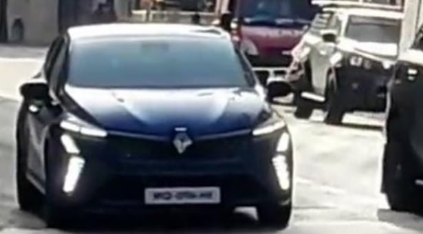 Разсекретиха новия Renault Clio преди премиерата СНИМКИ