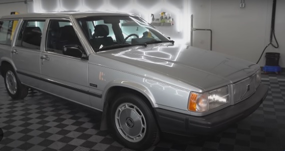 Удивително: На автогробище намериха Volvo 740 комби в отлично състояние ВИДЕО