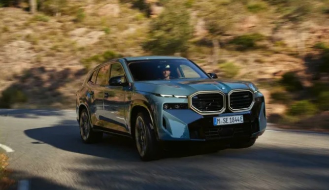 BMW пуска кросоувър, разработен заедно със супермодела Наоми Кембъл ВИДЕО