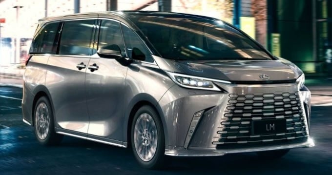 Lexus показа в Европа най-луксозния си и особен модел ВИДЕО