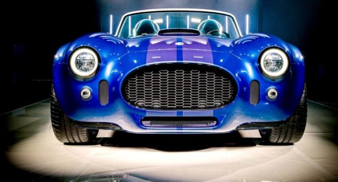 Британците възродиха знаменитата спортна кола AC Cobra СНИМКИ