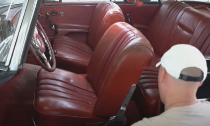 Рядък Mercedes-Benz 220 SE "възкръсна" след 28 г. престой в гаража ВИДЕО