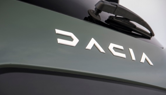 Заснеха новия Dacia Duster преди представянето, има интересни детайли СНИМКИ