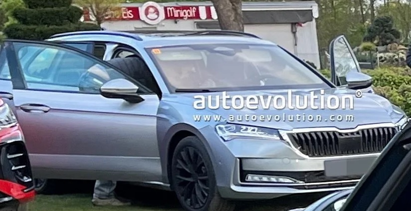 Разсекретиха новата Skoda Superb преди представянето СНИМКА