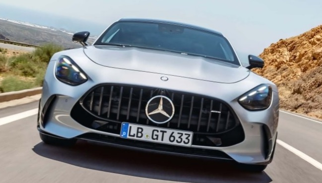 Показаха новата суперкола Mercedes-AMG GT, станала е още по-бърза ВИДЕО