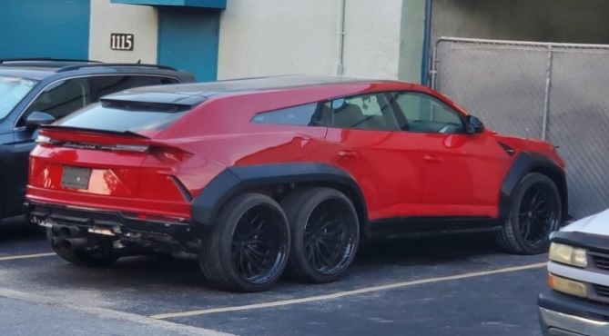 Ето как изглежда единственият в света Lamborghini Urus с 6 колела ВИДЕО