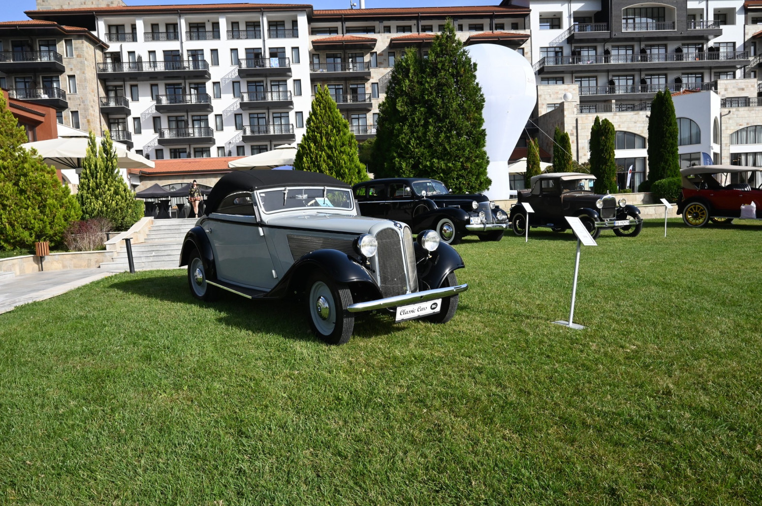 Mercedes-Benz 300SL (W189) от 1956 г. грабна голямата награда на Concours d’Elegance 2023