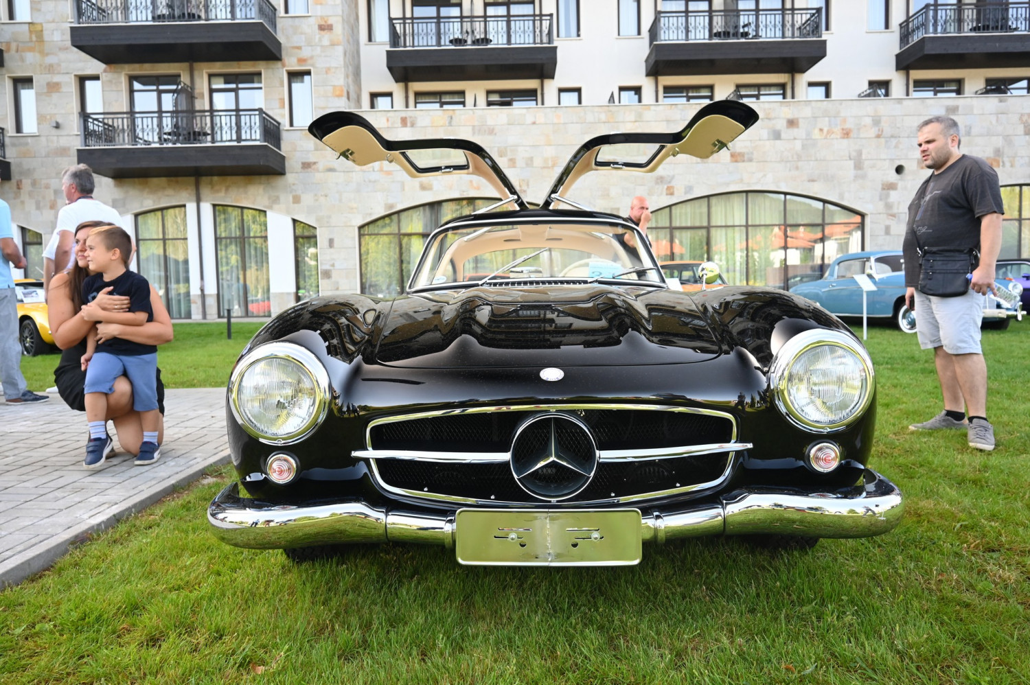 Mercedes-Benz 300SL (W189) от 1956 г. грабна голямата награда на Concours d’Elegance 2023