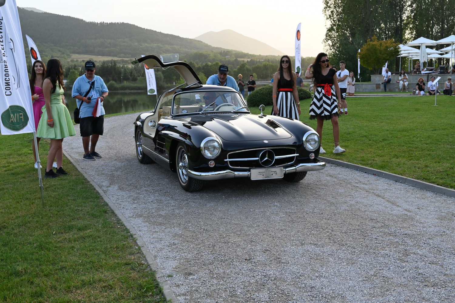 Mercedes-Benz 300SL (W189) от 1956 г. грабна голямата награда на Concours d’Elegance 2023