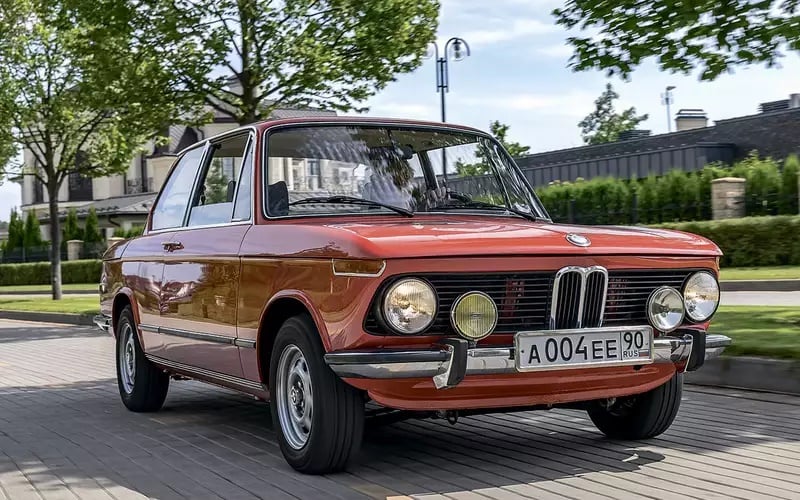 Ретро битка: BMW 1502 срещу Жигули