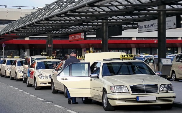 Ето защо цветът на такситата в Германия е бежов