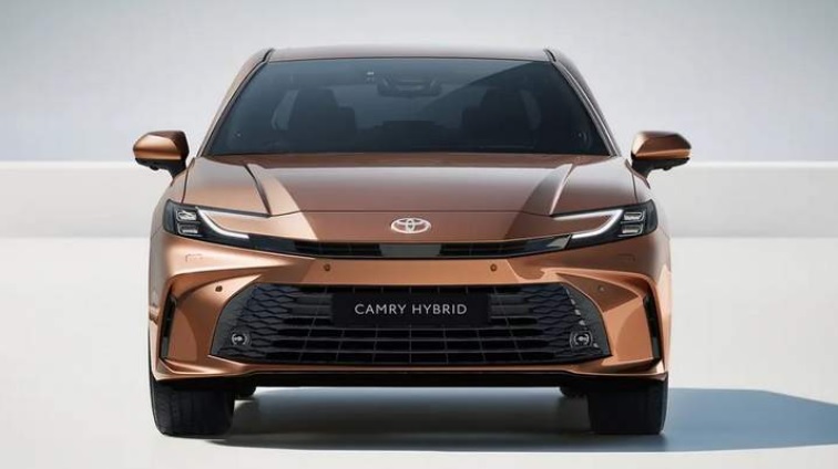 Станаха ясни характеристиките и оборудването на новата европейска Toyota Camry СНИМКИ