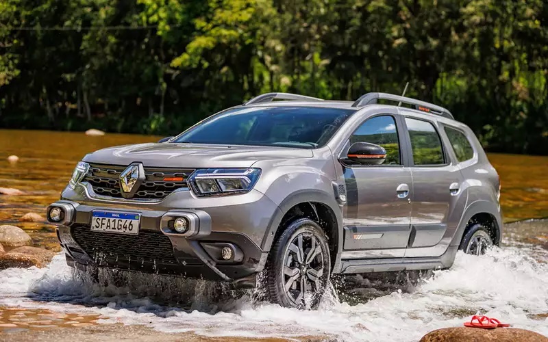 Renault актуализира предишното поколение на Duster СНИМКИ