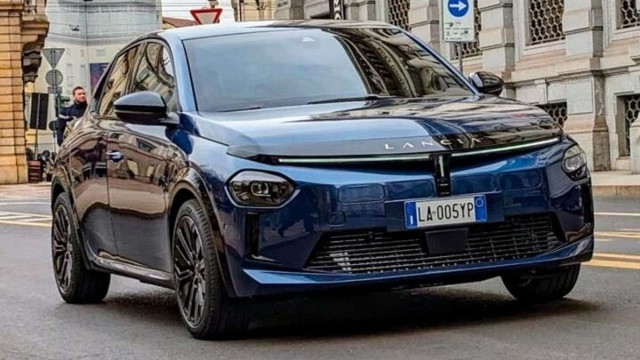 Показаха първата Lancia от 13 години насам СНИМКИ